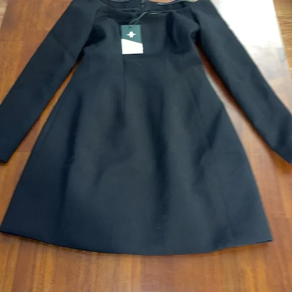 Tuckernuck ladies Black Blakely Dress. NWT. Size 0. Off the shoulder fit &amp; Flare