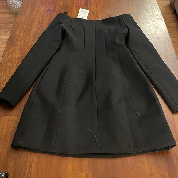 Tuckernuck ladies Black Blakely Dress. NWT. Size 0. Off the shoulder fit &amp; Flare
