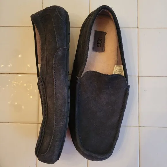 UGG 11 Leather Suede Moccasin Slippers Black 1003419 Moc Toe ASCOT