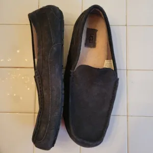 UGG 11 Leather Suede Moccasin Slippers Black 1003419 Moc Toe ASCOT