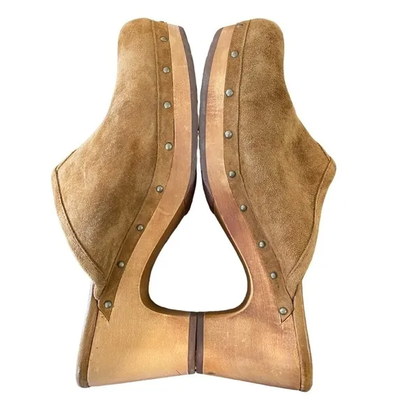 UGG Abbie Leather Clogs