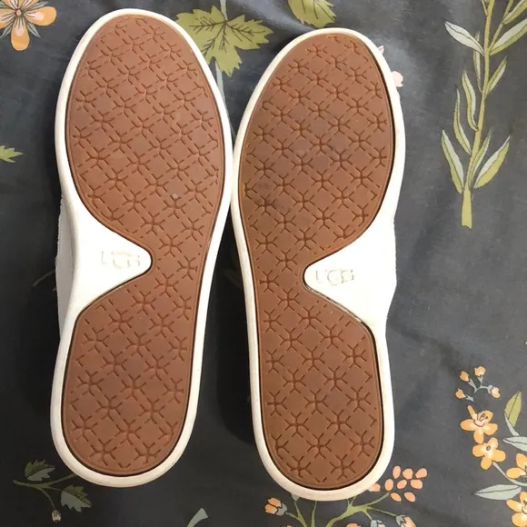 UGG Alameda Sammy Woven Slip On Everyday Shoe in White and Tan