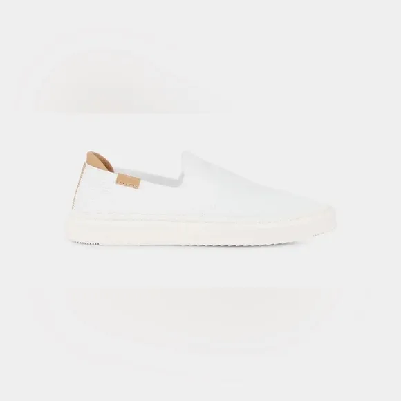 UGG Alameda Sammy Woven Slip On Everyday Shoe in White and Tan