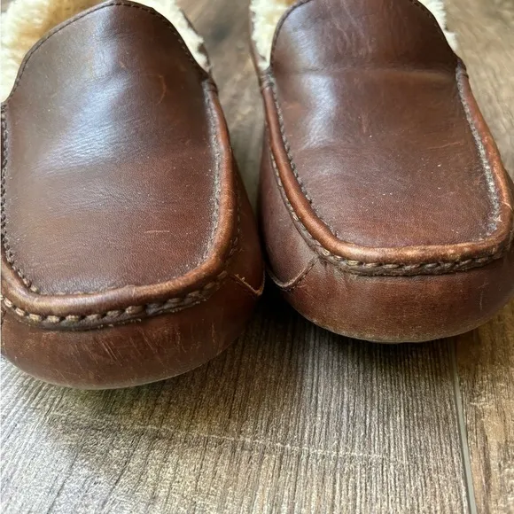UGG Ascot Leather Slip On Loafer Slippers Sherpa Lined Brown Men's Size 9