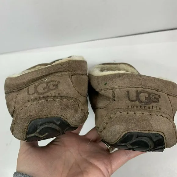 Ugg Ascot Tan Brown Suede Leather Shearling Lining Slip On Slipper Men’s Size 11