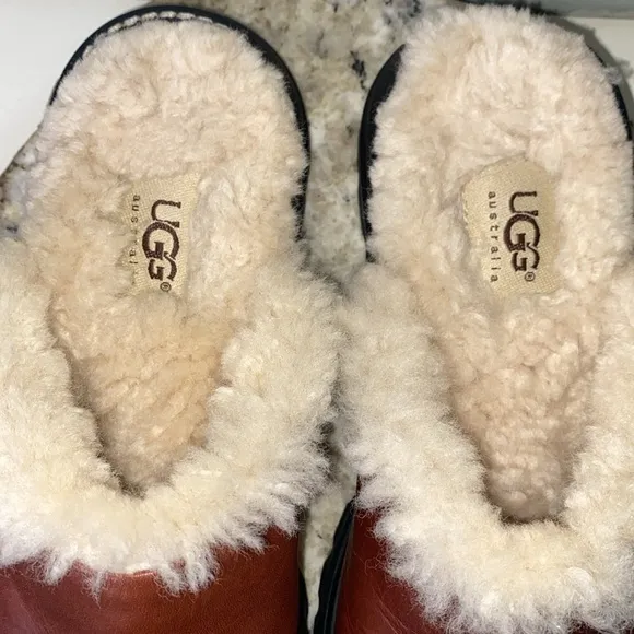 UGG Australia Brown Leather Shearling Lined Casual Mule Clogs-Women Size 6