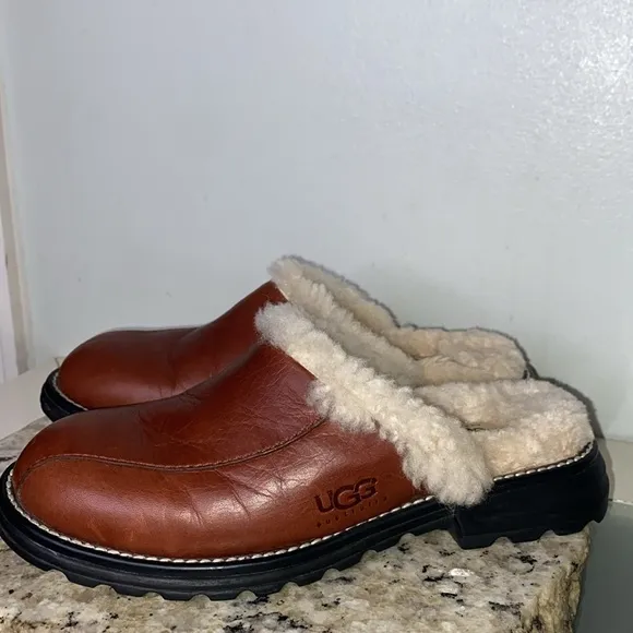 UGG Australia Brown Leather Shearling Lined Casual Mule Clogs-Women Size 6