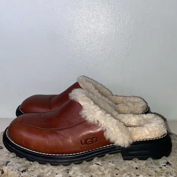 UGG Australia Brown Leather Shearling Lined Casual Mule Clogs-Women Size 6