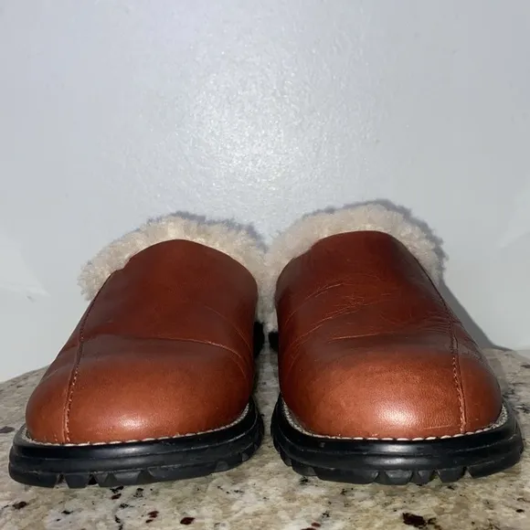UGG Australia Brown Leather Shearling Lined Casual Mule Clogs-Women Size 6