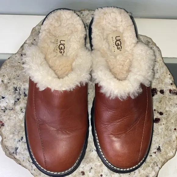 UGG Australia Brown Leather Shearling Lined Casual Mule Clogs-Women Size 6
