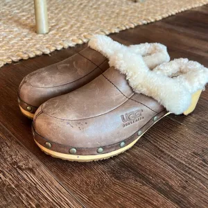 Ugg Australia Sz 6 Women's Kalie Brown Leather Stud Sheepskin Clogs