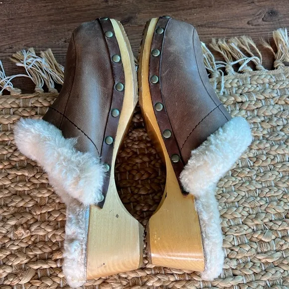 Ugg Australia Sz 6 Women's Kalie Brown Leather Stud Sheepskin Clogs