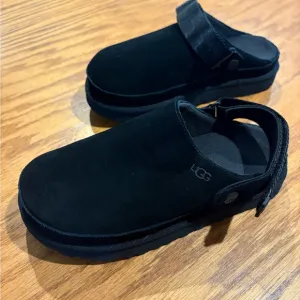 UGG Black Slippers Cozy Slip-On Comfort