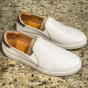 UGG  Cas Leather Slip On Sneakers White &amp; Silver