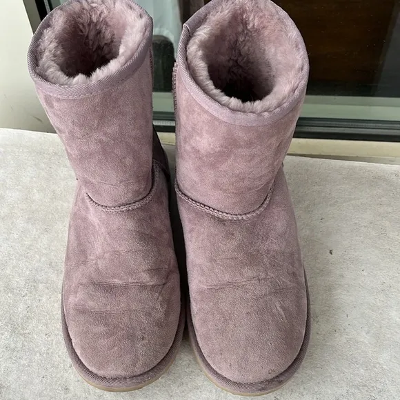 UGG CLASSIC MINI II LAVENDER BOOT US 5