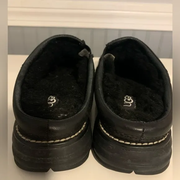 UGG Classic Woman's‎ US 6 Clogs in Black