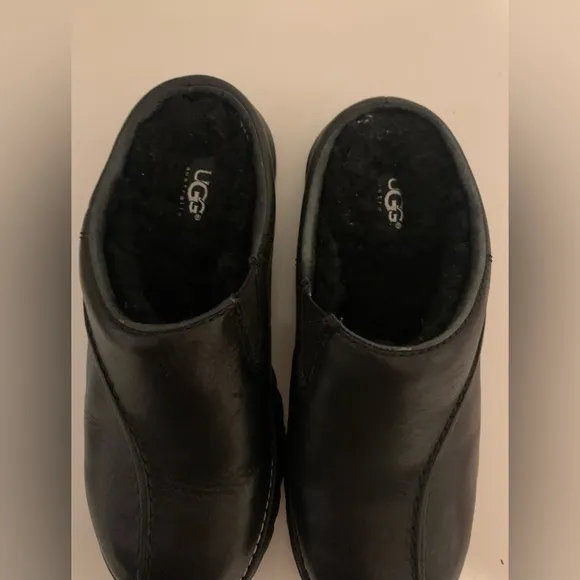 UGG Classic Woman's‎ US 6 Clogs in Black