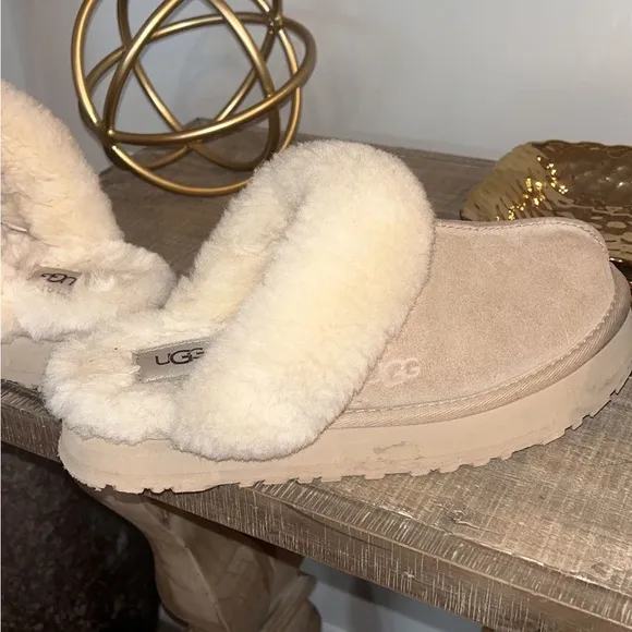 UGG Disquette platform slip on clogs size 9