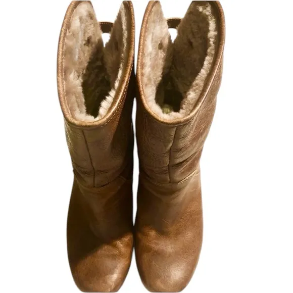 UGG Lynnea Il Ankle Boot in Chestnut Size 8