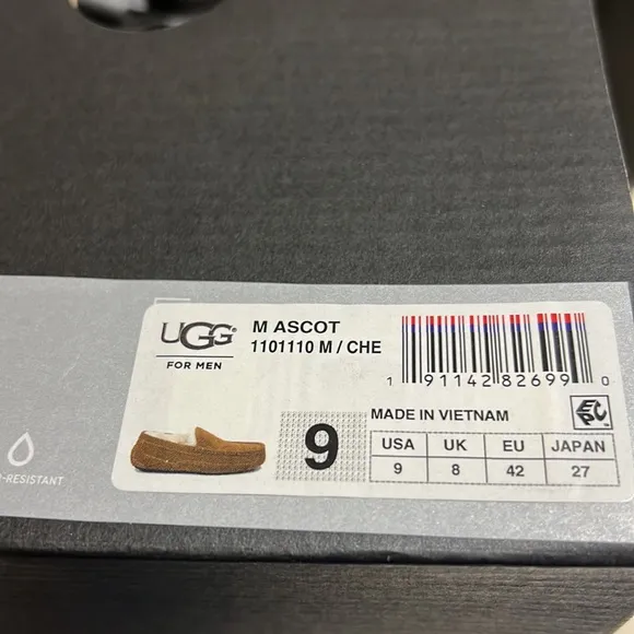 UGG MENS ASCOT CHESTNUT size 8 and size 9- BRAND NEW