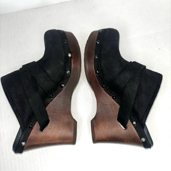 UGG Natalee Wedge Clogs Black Suede Leather Studded Fur Lined Women’s Size 6