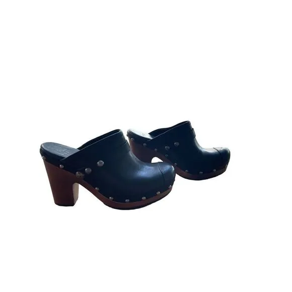 UGG Womens Black Sheepskin Lined Slip On Leather Studded Block Heel Clogs Size 6