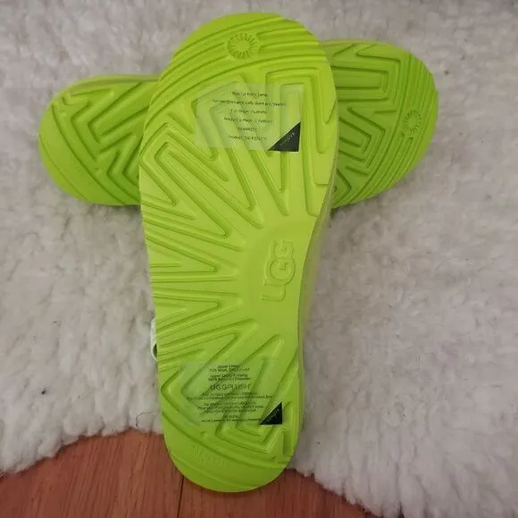 UGG Fluff Yeah Girls Clogs Slippers in Key Lime