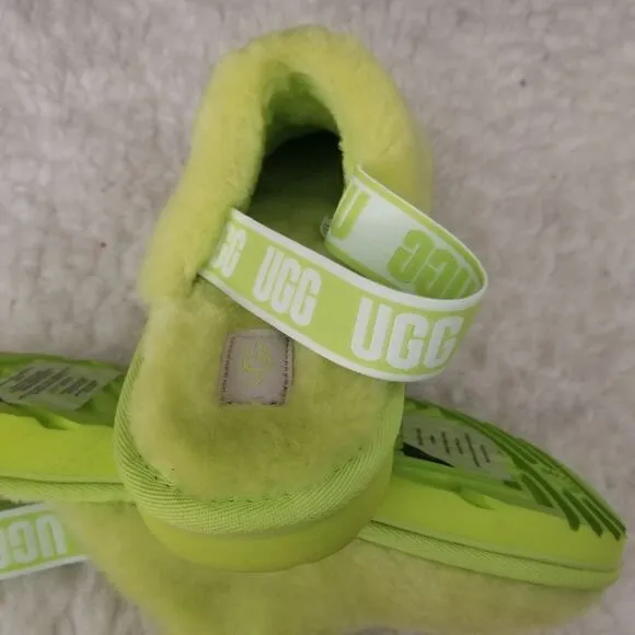 UGG Fluff Yeah Girls Clogs Slippers in Key Lime