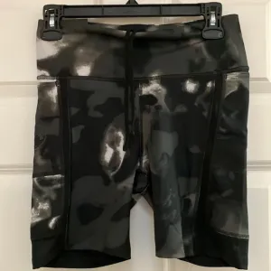 Under Armour Athletic/Athleisure Comp. Shorts, M, NWT!