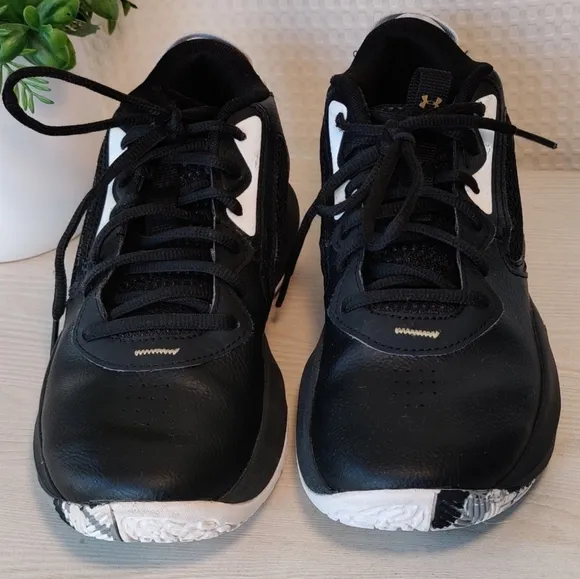 Under Armour Boys Black Lockdown Basketball Shoes Size 5.5Y