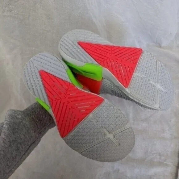Under Armour HOVR Apex Grey Orange Size 6 Women