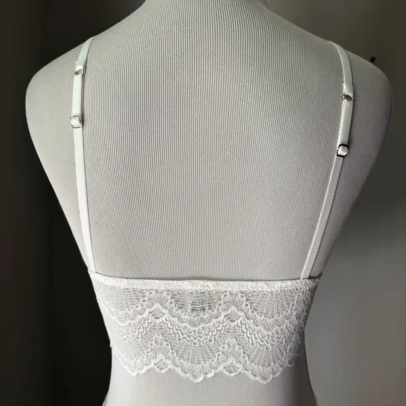 Understatement Lace Bralette Top (Off White) NWOT