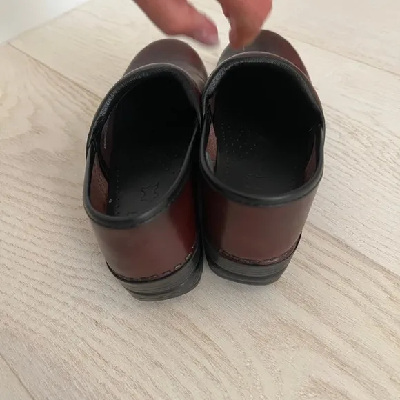 Unisex Dansko Brown Leather Clogs