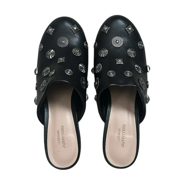 Urban Outfitters Blairwood Silver Studded Black Vegan Leather Mule Clogs Size 6