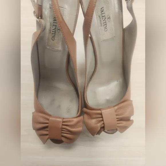 Valentino 37