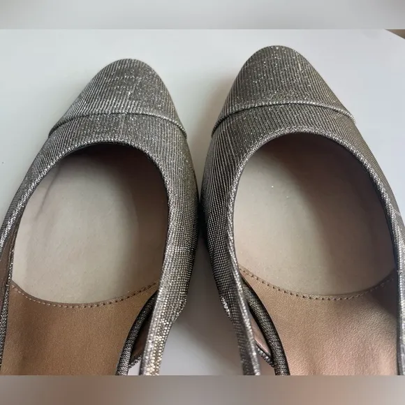 Vaneli Aliz Slingback Heels in Platinum Nizza Metallic Size 9