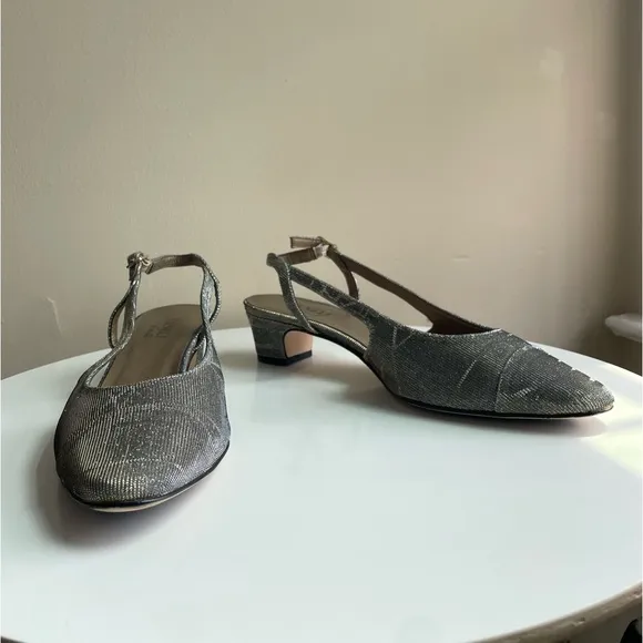 Vaneli Aliz Slingback Heels in Platinum Nizza Metallic Size 9