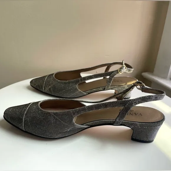 Vaneli Aliz Slingback Heels in Platinum Nizza Metallic Size 9