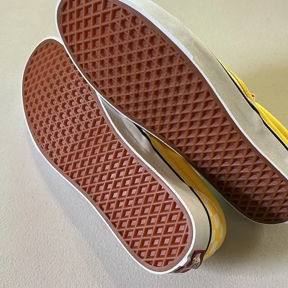 VANS | Checkerboard Classic Slip On Shoe in Cyber Yellow