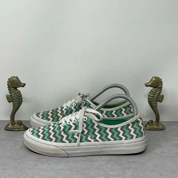 Vans Off the Wall Chevron Green &amp; Grey Shoes Men 7/Women 8.5 Sneakers