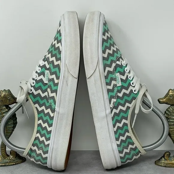 Vans Off the Wall Chevron Green &amp; Grey Shoes Men 7/Women 8.5 Sneakers