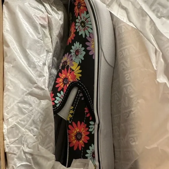 Vans sneakers floral peace HTF classic slipon new in box m9 w10.5 new in box
