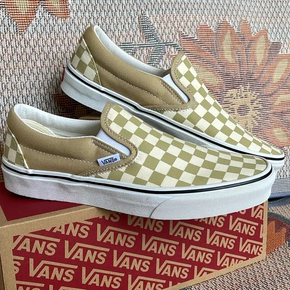 Vans WMNS Classic Slip-OnCheckerboard Taos TaupeVN0A5A08YUUSneakers
