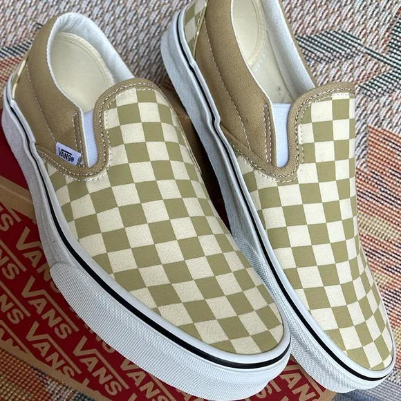 Vans WMNS Classic Slip-OnCheckerboard Taos TaupeVN0A5A08YUUSneakers
