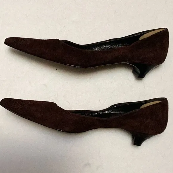 Vera Cuoio Italian Leather Brown Suede Embroidered Point Toe Kitten Heels EU 39