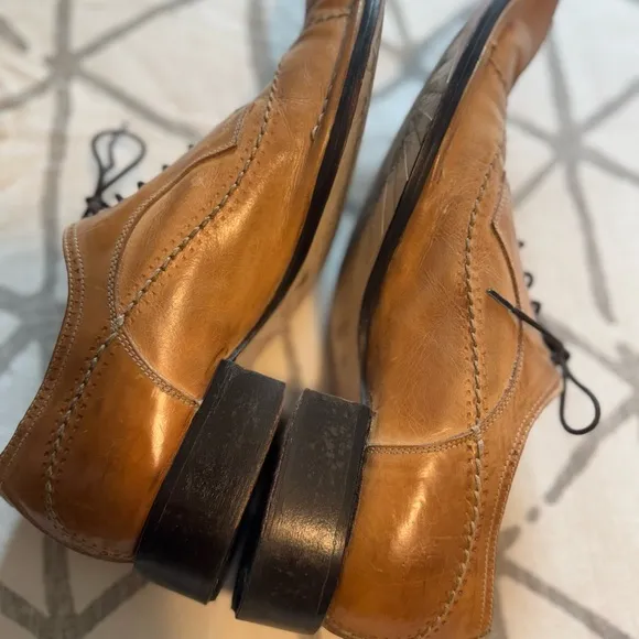 Vera Cuoio “Real Leather” Italy Alternative Tan Oxfords with Brogue Detailing