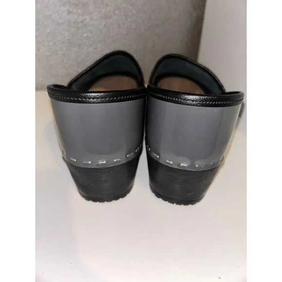 Verka Sweden Jobba Gray Patent Leather Slip On Comfort Clogs