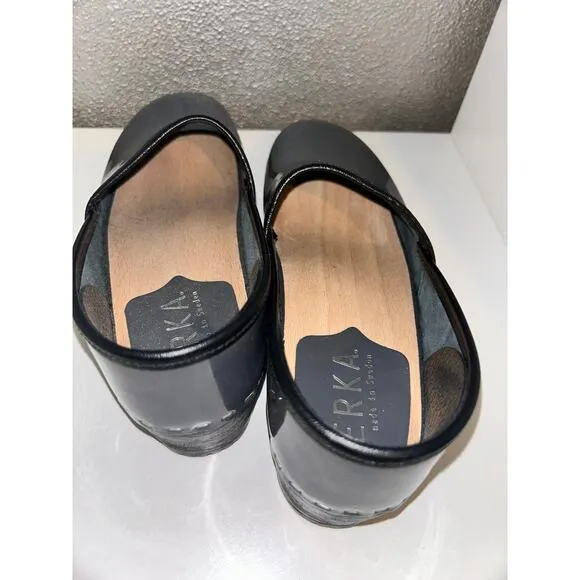 Verka Sweden Jobba Gray Patent Leather Slip On Comfort Clogs