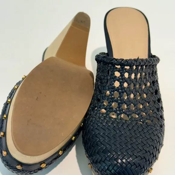 Veronica Beard Black Woven Mules perfect summer clogs