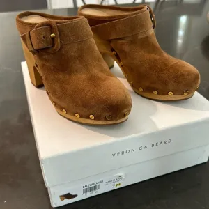 Veronica Beard Dacey suede never worn clogs- new with original box size 7